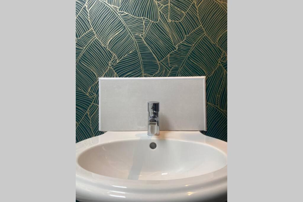Upper 2 Bedroom Apartment In The Heart Of Jesmond Newcastle-upon-Tyne Exteriör bild