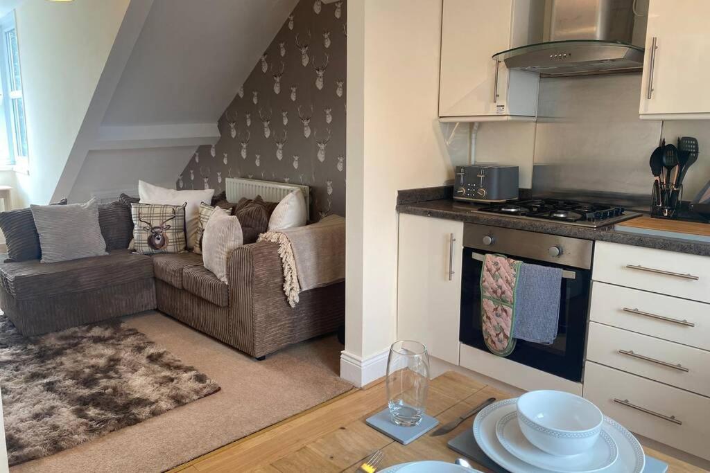 Upper 2 Bedroom Apartment In The Heart Of Jesmond Newcastle-upon-Tyne Exteriör bild